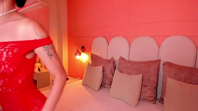 emilly williams  online show from 25, 2, 2025