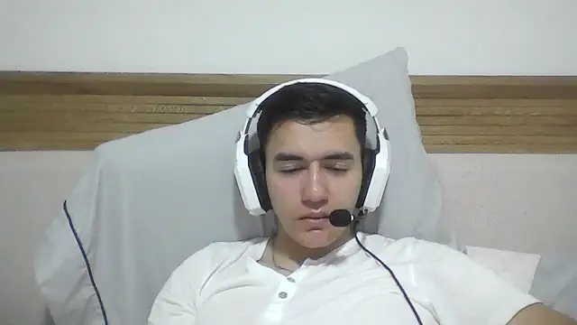 Snapshot of Estebitan_vm chatting on 1, 4, 2026 Estebitan vm online show from 1, 4, 2026