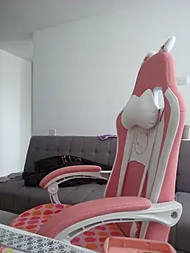 azumiichan online show from 13, 9, 2025