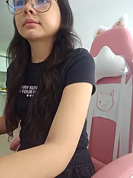 azumiichan online show from 3, 10, 2025