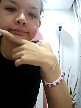 azumiichan online show from 17, 4, 2026