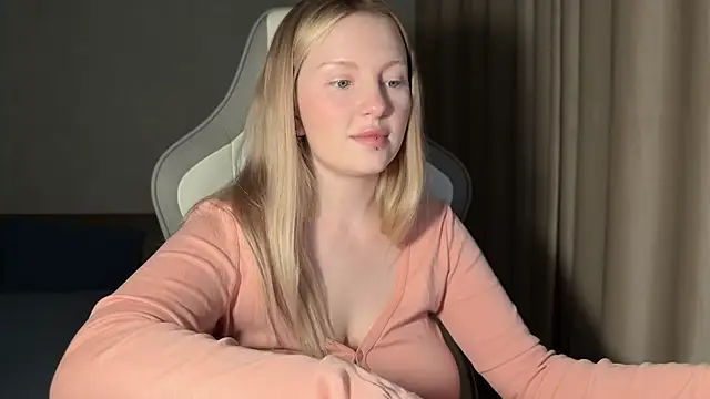 Snapshot of x_ivy_x chatting on 12, 11, 2025 x ivy x online show from 12, 11, 2025