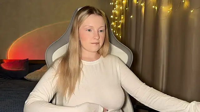 Snapshot of x_ivy_x chatting on 20, 12, 2025 x ivy x online show from 20, 12, 2025