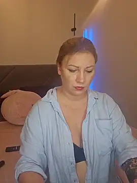 Snapshot of zarina3003 chatting on 2, 11, 2025 zarina3003 online show from 2, 11, 2025