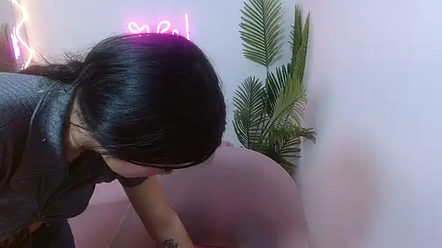 Chiara tay online show from 12, 12, 2024