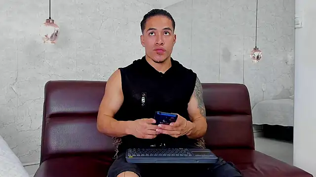 Bryson Collins  online show from 14, 12, 2024