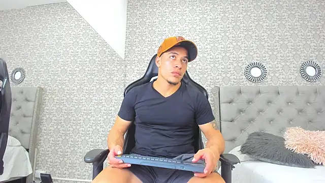 Bryson Collins  online show from 20, 1, 2025