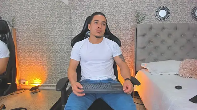 Bryson Collins  online show from 1, 2, 2025