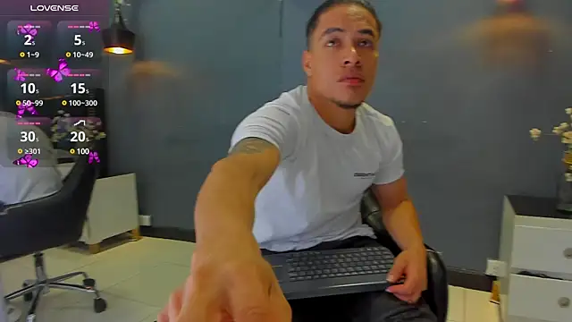 Bryson Collins  online show from 28, 2, 2025