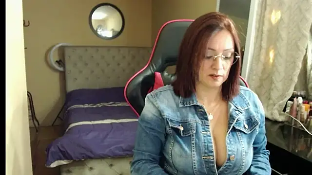 Carol Scottt online show from 30, 9, 2025