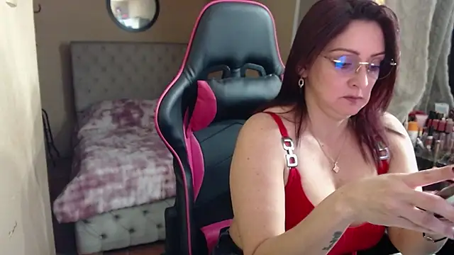 Carol Scottt online show from 12, 5, 2026
