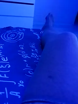 Snapshot of McdyllanXX chatting on 21, 11, 2025 McdyllanXX online show from 21, 11, 2025