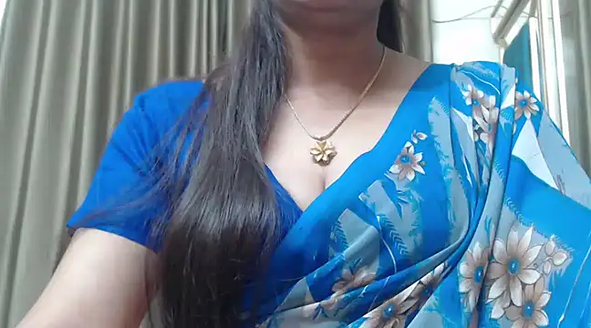 Snapshot of desi-maisa130 chatting on 5, 1, 2025 desi-maisa130 online show from 5, 1, 2025
