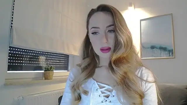 Snapshot of JulietteDiamond chatting on 8, 2, 2025 JulietteDiamond online show from 8, 2, 2025
