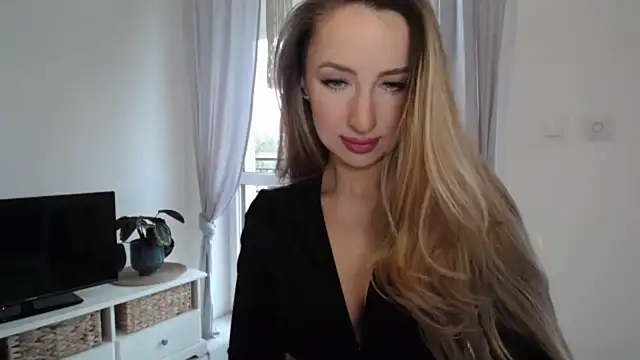 Snapshot of JulietteDiamond chatting on 18, 9, 2025 JulietteDiamond online show from 18, 9, 2025