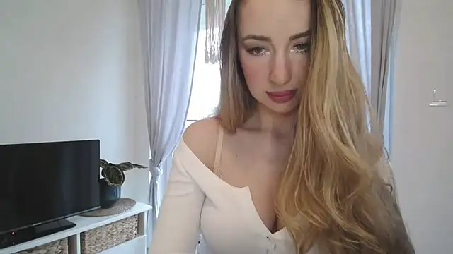 Snapshot of JulietteDiamond chatting on 6, 10, 2025 JulietteDiamond online show from 6, 10, 2025