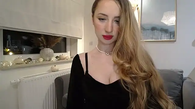 Snapshot of JulietteDiamond chatting on 11, 10, 2025 JulietteDiamond online show from 11, 10, 2025