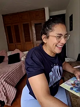 Snapshot of Thaliacooper_ chatting on 1, 10, 2025 Thaliacooper online show from 1, 10, 2025