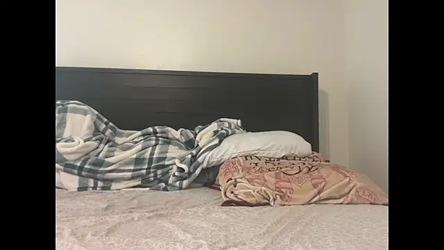 Snapshot of QueenLolaX chatting on 19, 10, 2025 QueenLolaX online show from 19, 10, 2025