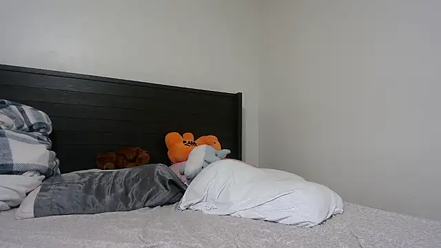 Snapshot of QueenLolaX chatting on 10, 1, 2026 QueenLolaX online show from 10, 1, 2026