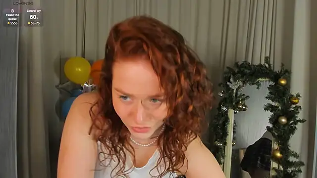 Snapshot of skye_sky chatting on 8, 12, 2024 skye sky online show from 8, 12, 2024