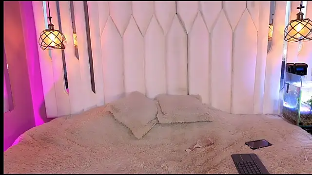Megan Do Santos online show from 11, 6, 2026