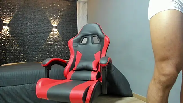 Snapshot of taurus_boy1 chatting on 7, 10, 2025 taurus boy1 online show from 7, 10, 2025