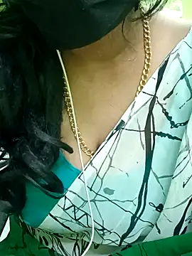 Snapshot of Aishu-tamil09 chatting on 16, 12, 2024 Aishu-tamil09 online show from 16, 12, 2024