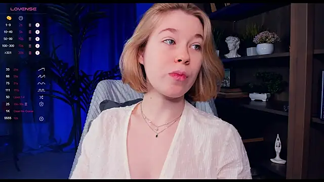 PollyHathor online show from 18, 12, 2024