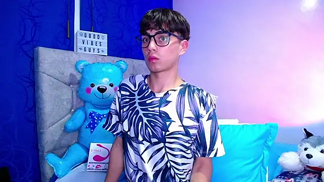 OwenBluee online show from 2, 12, 2024