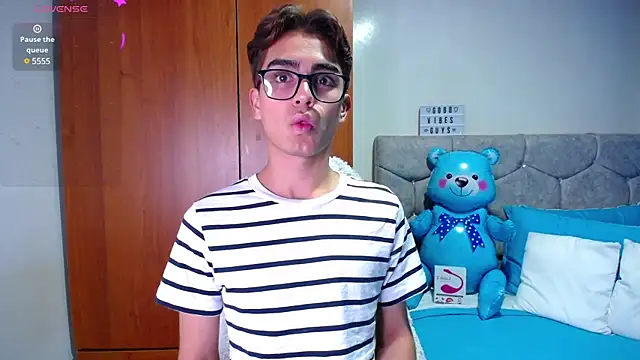 OwenBluee online show from 22, 1, 2025