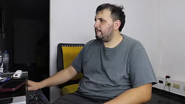 zekefotoslive online show from 10, 3, 2026