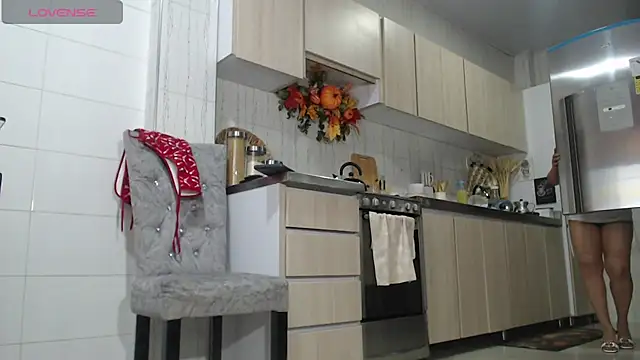 Jadeee  online show from 7, 10, 2025