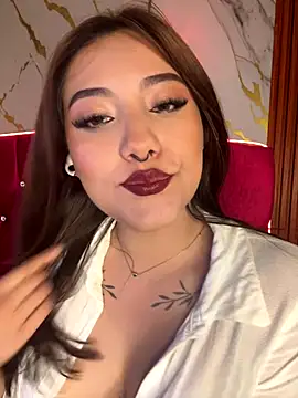 Snapshot of angellique_22 chatting on 2, 12, 2025 angellique 22 online show from 2, 12, 2025