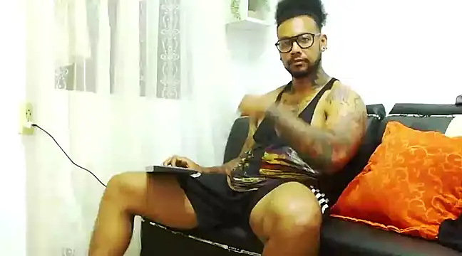 Snapshot of LewisStrong chatting on 22, 1, 2025 LewisStrong online show from 22, 1, 2025