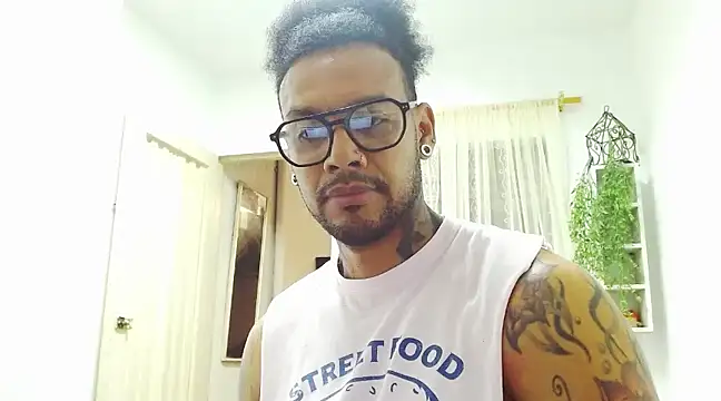 Snapshot of LewisStrong chatting on 30, 1, 2025 LewisStrong online show from 30, 1, 2025