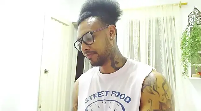 Snapshot of LewisStrong chatting on 30, 1, 2025 LewisStrong online show from 30, 1, 2025