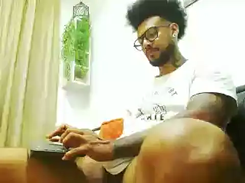 Snapshot of LewisStrong chatting on 10, 3, 2025 LewisStrong online show from 10, 3, 2025