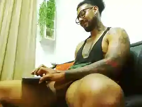 Snapshot of LewisStrong chatting on 12, 3, 2025 LewisStrong online show from 12, 3, 2025