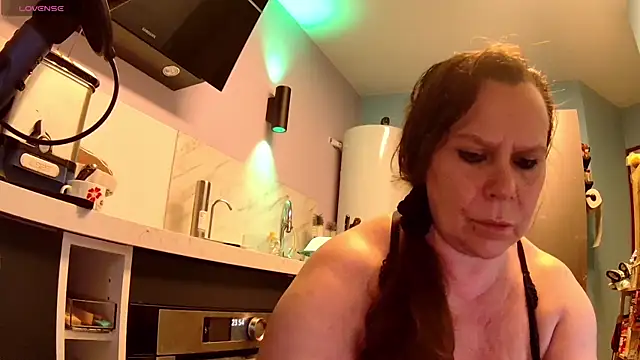 Snapshot of Endrocleia chatting on 6, 10, 2025 Endrocleia online show from 6, 10, 2025