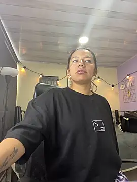 Snapshot of Ivann4 chatting on 19, 9, 2025 Ivann4 online show from 19, 9, 2025