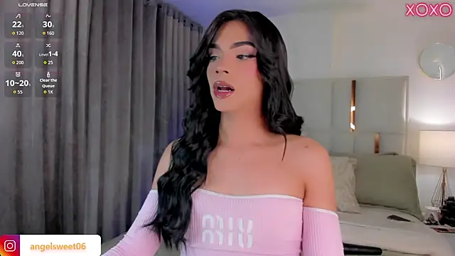 Snapshot of ANGELL06 chatting on 10, 10, 2025 ANGELL06 online show from 10, 10, 2025