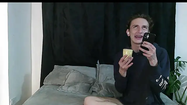 Snapshot of Dan_Yagami chatting on 25, 12, 2024 Dan Yagami online show from 25, 12, 2024