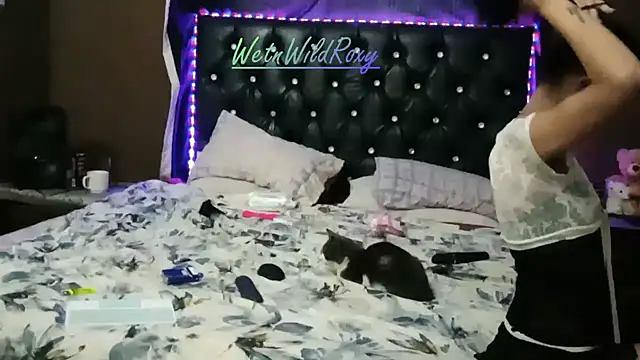 WetnWildRoxy online show from 25, 1, 2025