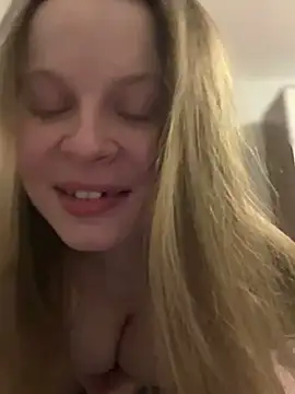 Snapshot of wrenlie chatting on 25, 1, 2025 wrenlie online show from 25, 1, 2025