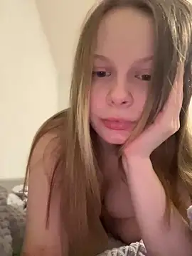 Snapshot of wrenlie chatting on 4, 2, 2025 wrenlie online show from 4, 2, 2025