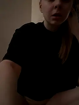 Snapshot of wrenlie chatting on 18, 9, 2025 wrenlie online show from 18, 9, 2025