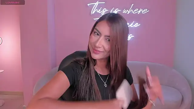 Snapshot of ArianaDumont chatting on 2, 7, 2026 ArianaDumont online show from 2, 7, 2026