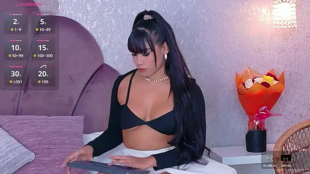 Salome Diaz  online show from 6, 6, 2026