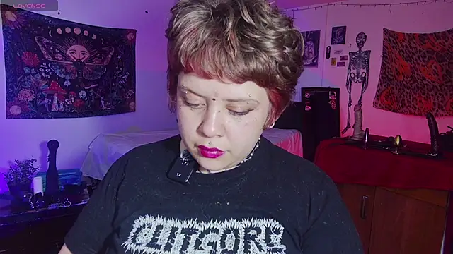 Snapshot of Sabrina_scarlett chatting on 2, 4, 2026 Sabrina scarlett online show from 2, 4, 2026